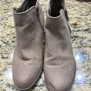 Carlos Santana booties size 9